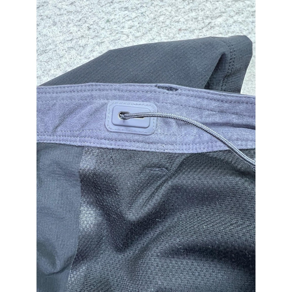 REI Shorts Womens 10 Black Hiking Nylon Stretch Zip Pocket Outdoor Performance - Picture 6 of 13